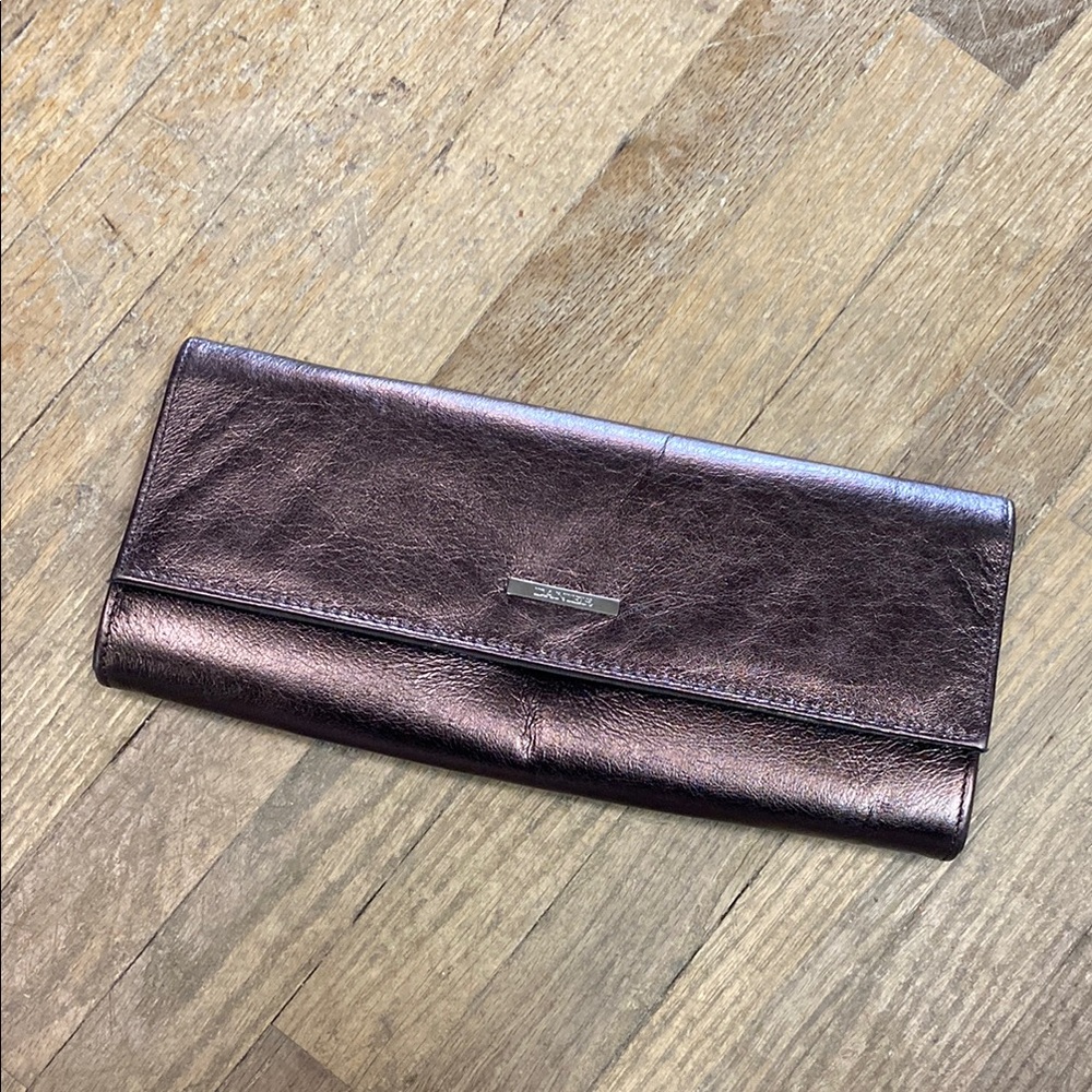 Danier Shimmering Black Leather Accessory